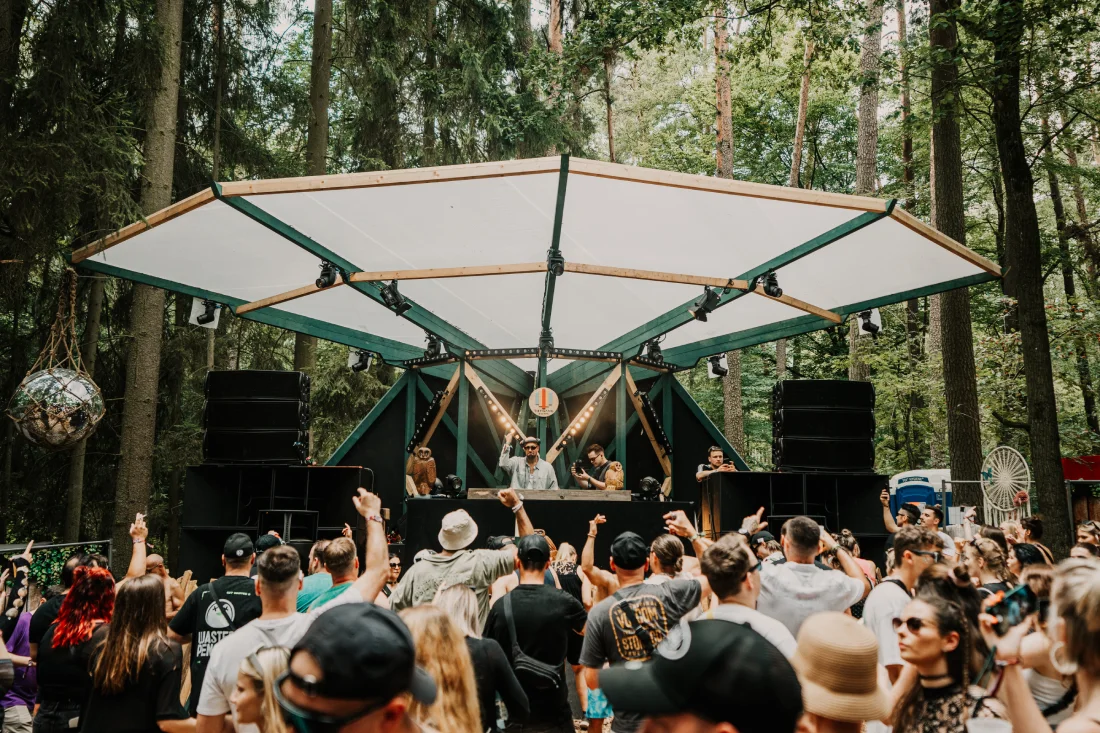 Bühnenbau Holzbühne Openairbühne Sonderkonstruktion